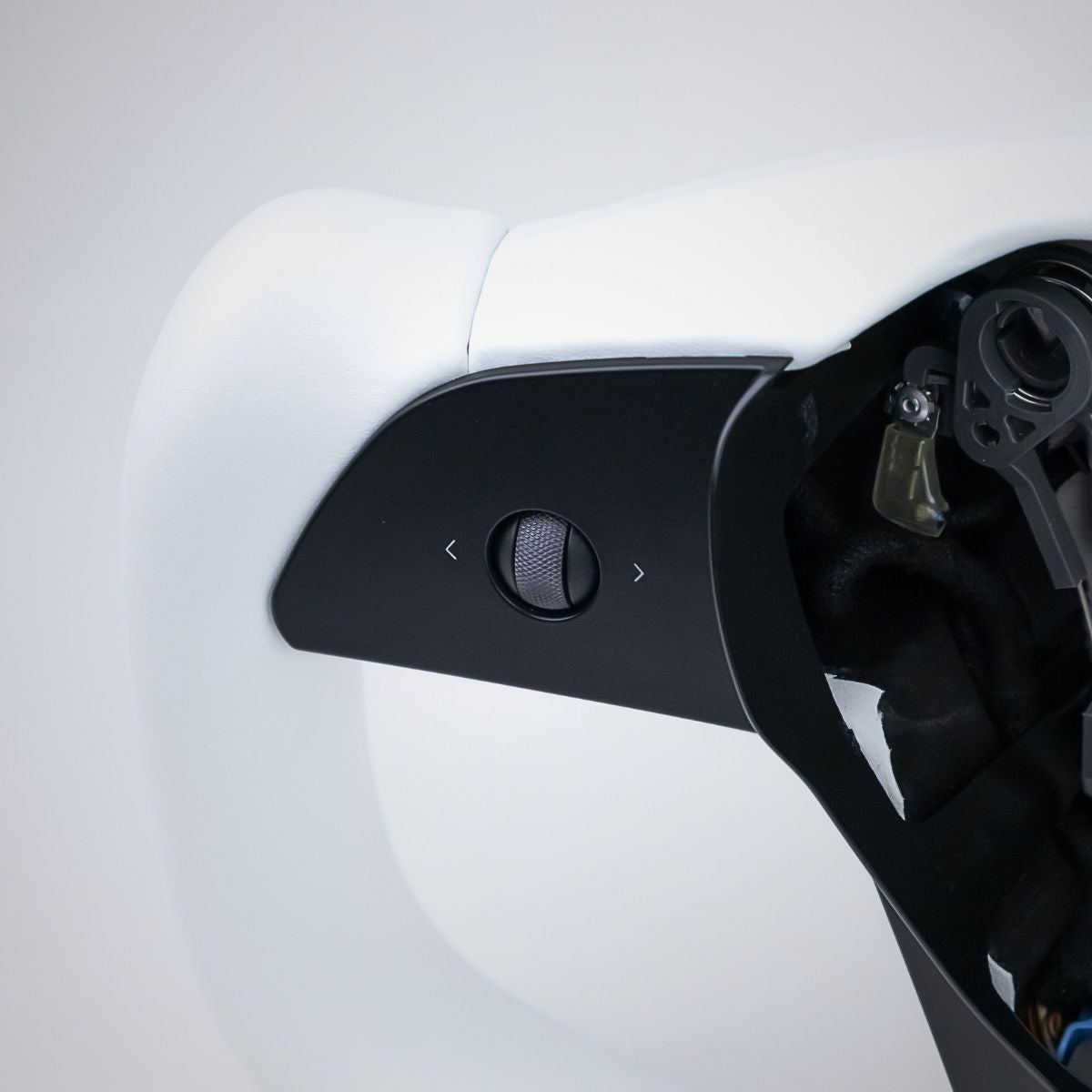 TESERY Yoke Plaid Steering Wheel for Tesla Model 3 / Y【White Leather】 Tesery Official Store