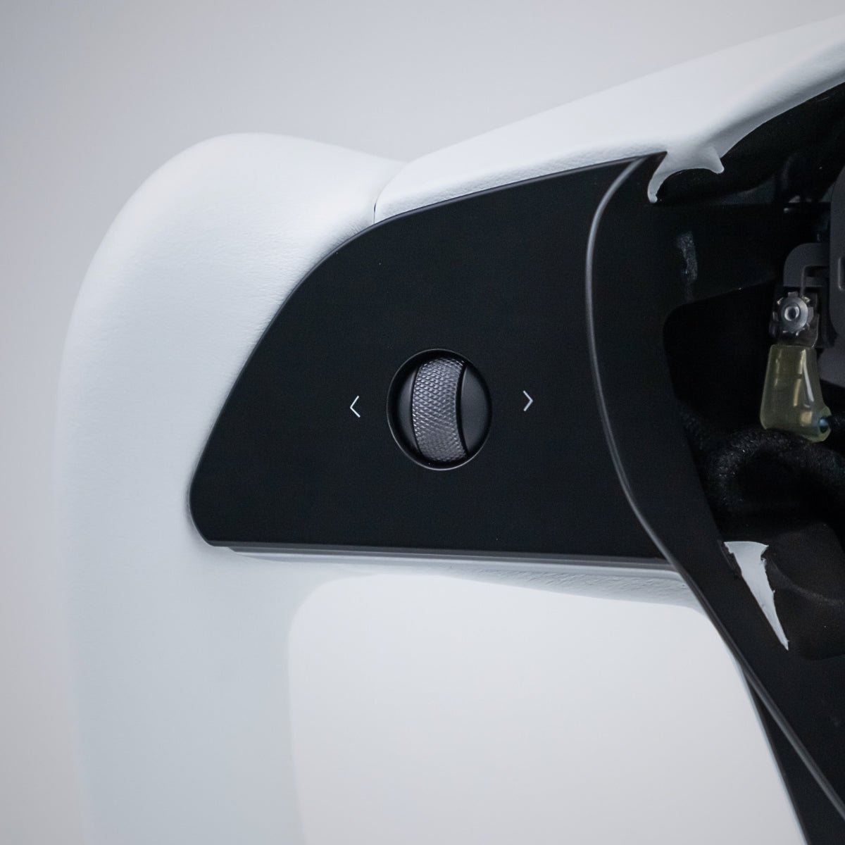 TESERY Yoke Plaid Steering Wheel for Tesla Model 3 / Y【White Leather】 Tesery Official Store