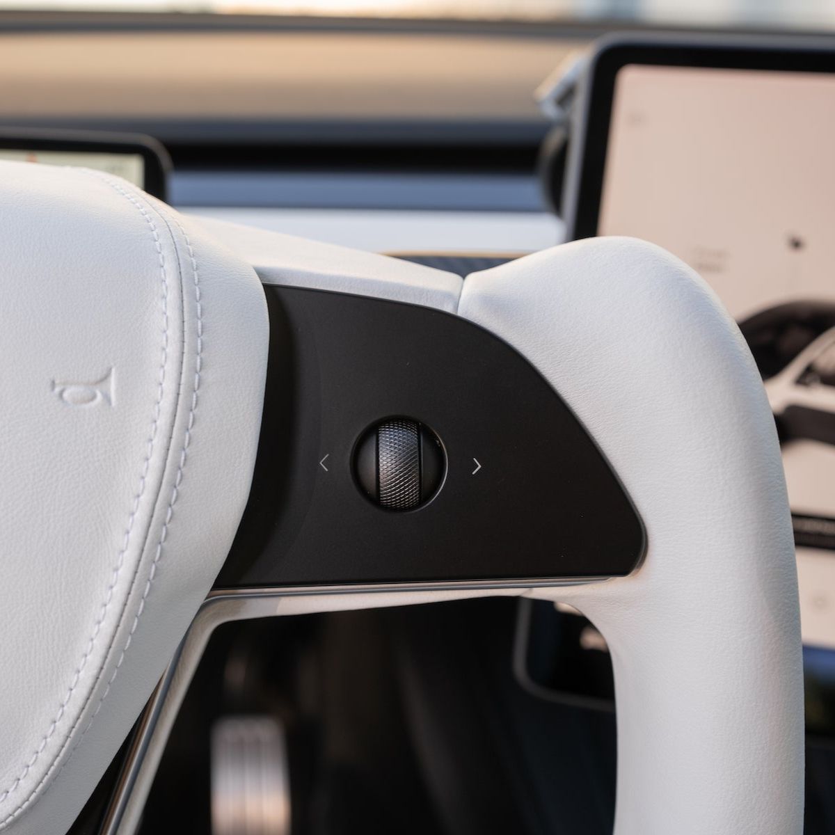 TESERY Yoke Plaid Steering Wheel for Tesla Model 3 / Y【White Leather】 Tesery Official Store